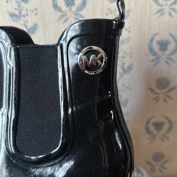 💕 Michael Kors snow and rain boots 🥾 - Picture 2 of 5